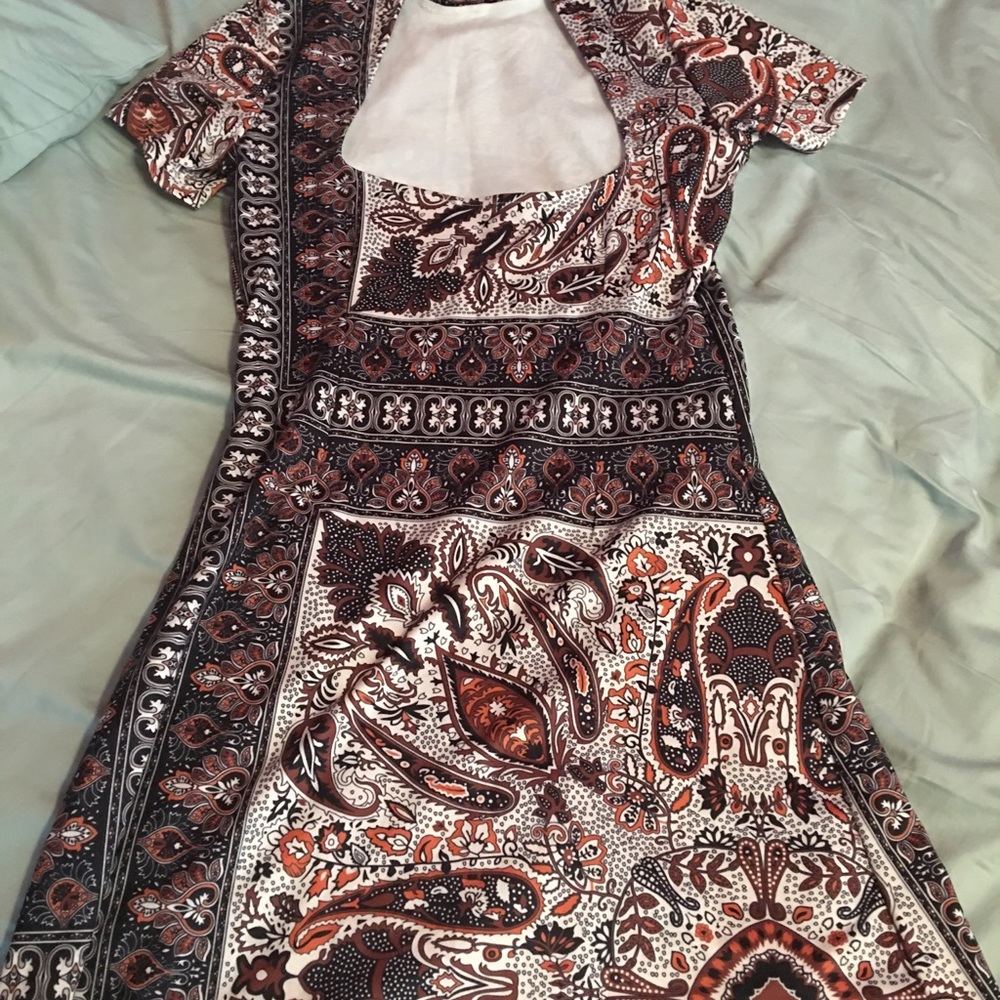 Dress - Picture 2 of 8